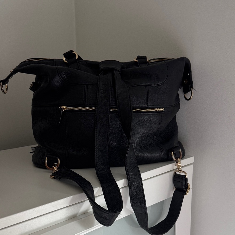 Lily Jade  Shaylee Classic Black Leather diaper bag - Picture 6 of 14